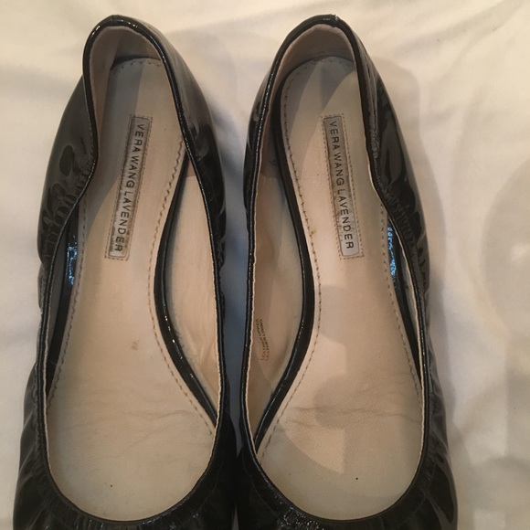 Vera Wang lavender label flats - Picture 2 of 3